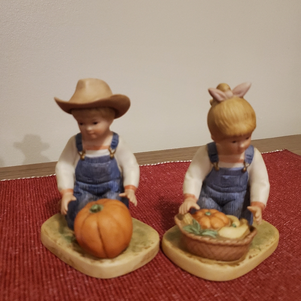Homco Denim Days Vintage 1985 Porcelain Figurine Harvest Helpers #1518